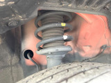 お車を安心してお乗りいただく為には、足回りの定期点検が欠かせません。サービスサポート(有償保証)では無料点検もご提供しており、安心のカーライフをお過ごしいただけるサポート体制が整っています。