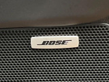 【BOSEサウンドシステム】メーカーオプションの高品位サウンドシステムを搭載。専用のチューニングが施された大小様々なスピーカーから良質なサウンドが奏でられ、臨場感あふれる音響空間を演出します。