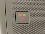 エアバッグ作動時や後突時、もしくは車内のSOSボタンを押した際に緊急通報オペレーターに連携し、救急・警察を手配します。更にオペレーターにも連携、お客様のご要望に応じてロードサービスの手配を行います。