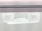 【スズキ セーフティサポート】走行中に前方の車両等を認識し、衝突しそうな時は警報とブレーキで衝突回避と被害軽減をアシスト。より安全にドライブをお楽しみいただけます。