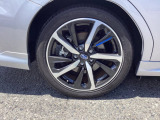 アルミホイールです。足元が引き立つので、車全体のイメージがアップしますよ!