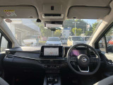 視界広々で運転しやすいインパネ