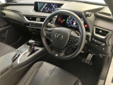 コックピットのような運転席は、ドライバーの運転する楽しさをさらに引き立ててくれます。