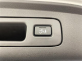 【ハンズフリーアクセスパワーテールゲート】両手がふさがっていても、Hondaスマートキーを持っていれば、足だけでテールゲートを開閉することができます!お買い物時やアウトドアの際にとっても便利です!