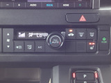 季節を問わず快適な室内空間を保てるオートエアコンを装備。運転席にはシートヒーターが付いているので、冬場の乗り始めも暖かく快適。冷えやすい日でも心地よく過ごせます。