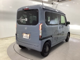 リアはプライバシーガラス付です。見た目もかっこいいですよね。また、太陽光を防ぐので冷房の効きを良くする効果もあるんです。エアコンを控えめにすれば燃費向上も見込めますよ。