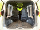 【パワーバックドア】スマートキーや運転席のボタンを押すだけでリアゲートが自動で開閉します!荷物を持っている時や、高い位置にあるバックドアを閉める際に便利な機能です♪