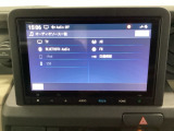 HondaCONNECT対応の便利なナビディスプレー。お持ちのスマートフォンと連携して、ナビやBluetoothでの音楽再生が可能です。デザインはもちろん、操作性も良好です。