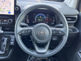 【純正革巻きステアリング】上質な革を使用することで、手にしっかり馴染みとても運転しやすいハンドルです♪