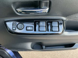運転席のパワーウインドウ等操作部