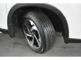 タイヤサイズは225/55R18です