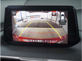 【バックカメラ】駐車が苦手な方でも安心してお乗りいただけます。リバース連動で画面が切り替わるのでとっても便利です。今や後方確認の必須アイテムですよね。