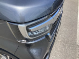 明るくて長寿命のLEDヘッドライト採用