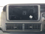 当車両はオーディオレスです。多彩なナビゲーション・オーディオをご用意しております。詳しくは当店スタッフにお問い合わせください。