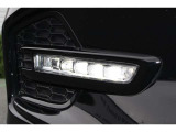 LEDフォグライトで、足元の明るさを確保いたします。