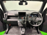 美しいデザインの運転席空に加えてUV&IRカット機能付きフロントガラスの面積や位置取りが良く、前方・右前・左前方向の視認性がいいですよ!