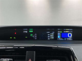 メーターが運転席から見やすいインパネ中央部に配置してるので走行中の視線移動が少なく快適です。
