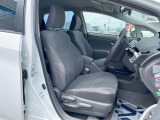運転席まわりには十分なスペースがあり、大柄な方でもゆったり運転していただける環境です。
