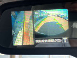 左サイドカメラとフロントカメラ運転席から死角となりやすい車両左前部分や前方部分もバッチリ見えます♪