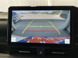 バックモニターつきですから車庫入れもラクになりますね。とても便利でうれしい安全装備です(^^♪