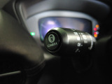 【全周囲カメラシステム】運転席から見えにくい後方などをナビ画面で確認でき運転を支援するシステムです。
