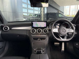 AMGライン内装とCOMANDディスプレイを備えた、上質で使いやすい運転席です。