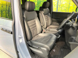 運転席シート廻りは使用感も少なく、良好な状態となっています。前オーナー様が丁寧に使っていたことがよくわかりますね。