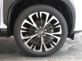 R6年式夏タイヤ215/50R18ダンロップ製です。