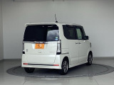 バックカメラが付いているのでバックでの車庫入れも安心です。