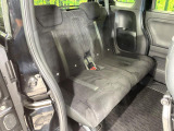 後部座席も気になるようなキズ・汚れやへたり等、大きなダメージはなく、良好な状態です。