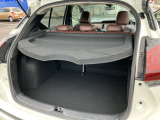トノカバーがあるので、車外から荷室内が見えず防犯面とプライバシー面が向上します。