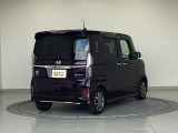 バックカメラが付いているのでバックでの車庫入れも安心です。