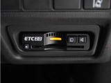 ◆ETC2.0装着◆進化したドライブ体験。料金収受システムだけだったETCが生まれ変わって、高速道路を賢く使うETC2.0に進化しました。多彩な情報サービスが便利で快適なドライブ体験を提供します。