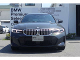 BMWの代名詞の【キドニーグリル】グリルが腎臓のように見えるので【キドニー】と呼ばれるようになりました。一目見ただけでBMWであると認識できる確固たるアイコンとして存在感を放ちます。