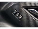 運転席のシートポジションメモリー機能は、登録済みの運転者と交代しても、シートポジションの変更の手間がかかりません。