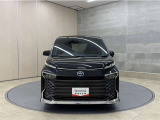 お車購入のポイントとなるフロントマスクです。上質で迫力あるデザインですね☆☆
