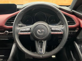 【純正革巻きステアリング】上質な革を使用することで、手にしっかり馴染みとても運転しやすいハンドルです♪