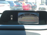 バックカメラを標準装備。駐車場などでの取り回しもスムーズに行っていただけます。
