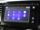ナビゲーションは純正メモリーナビを装着しております。AM、FM、CD、DVD再生、Bluetooth、フルセグTVがご使用いただけます。初めて訪れた場所でも安心ですね!