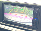【バックカメラ】駐車時に後方がリアルタイム映像で確認できます。大型商業施設や立体駐車場での駐車時や、夜間のバック時に大活躍!運転スキルに関わらず、今や必須となった装備のひとつです!