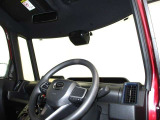 見通しのよいすっきりとした視界で、誰でも運転しやすいです。運転のしやすさは疲れにくさにも繋がりますよ♪