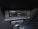 ETC2.0は従来のETCに比べて料金支払いだけでなく渋滞や事故などの道路情報をリアルタイムで受け取る事の「次世代型のETCサービス」です♪
