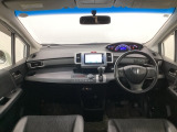 【前方視界】開放的な前方視界!運転がしやすく疲れにくいです♪窓が大きく、見通しがとっても良いおクルマですよ♪