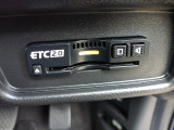 ETC付。高速道路の料金所はキャッシュレスで通過です。サービスエリア等にあるスマートインターの出入りも利用可能でとっても便利。ご納車後すぐにお使い頂けるようセットアップしてのお渡しとなります。