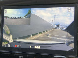 ドライブレコーダーの映像。ナビのモニターに前後の映像を映し出せます