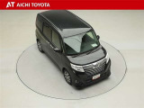 両側パワースライドドア付きだから、狭い駐車スペースなどでの乗り降りラクラク♪小さなお子さまのいるご家庭には嬉しい装備です。