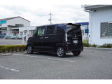大口なトランクルームです。幅広で荷物の出し入れが簡単になります!
