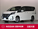 人気のパールホワイト!アクセルペダル一つで加減速ができるe-POWERを搭載した7人乗りの日産『セレナ』!
