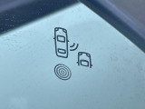 ●ブラインドアシストセンサー:視角からの車を感知し、ドライバーが車線変更を行う際に、警告音と共に注意を促してくれる安全支援機能です!