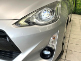 【LEDヘッドライト】悪天候や夜間走行時も良好な視界を確保し安心して運転できる高輝度LEDヘッドライトを装備!点灯速度が早く、消費電力も抑えられています。